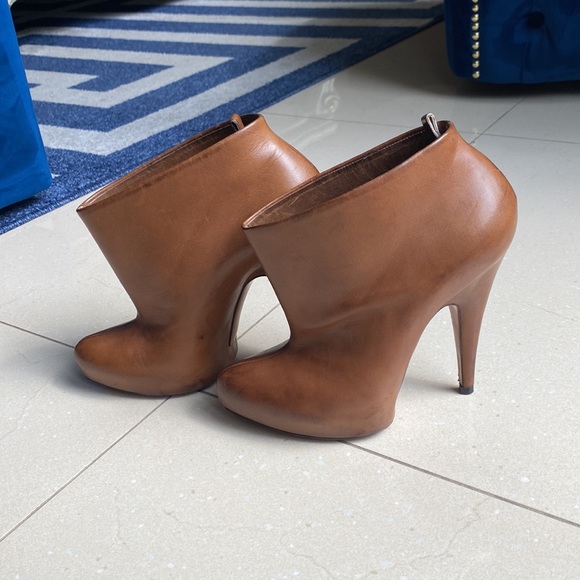Givenchy booties, practically new!!!! - Picture 5 of 11